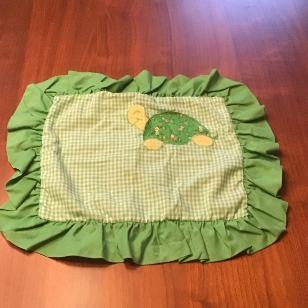 Ruffled Vintage Turtle Pillow Cover - Green and White